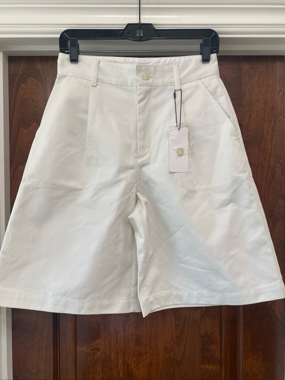 Moussy Womens Bermuda Shorts  In Ivory Sz 2 NWT